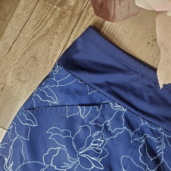 Cypress Club Women's Floral Skort Size X-Large Blue White Tummy Smoothing NWOT - Picture 9 of 13